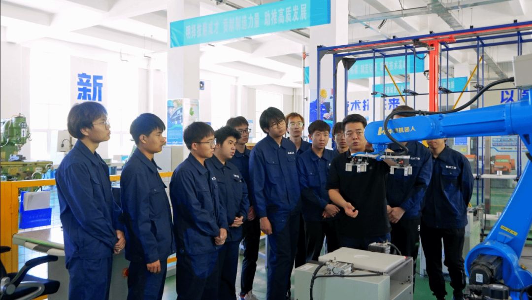 機(jī)械與交通工程學(xué)院2025年招生簡章——聚焦前沿工程技術(shù)服務(wù)，培養(yǎng)卓越行業(yè)人才